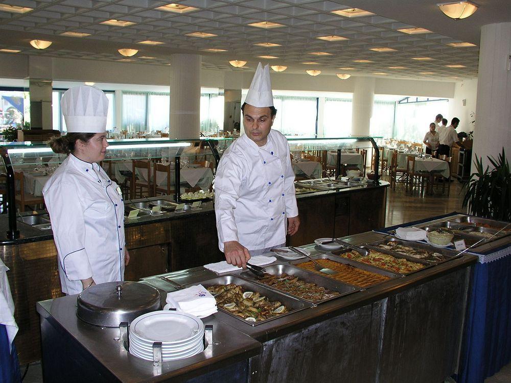 Argile Resort Mantzavináta Restaurant bilde
